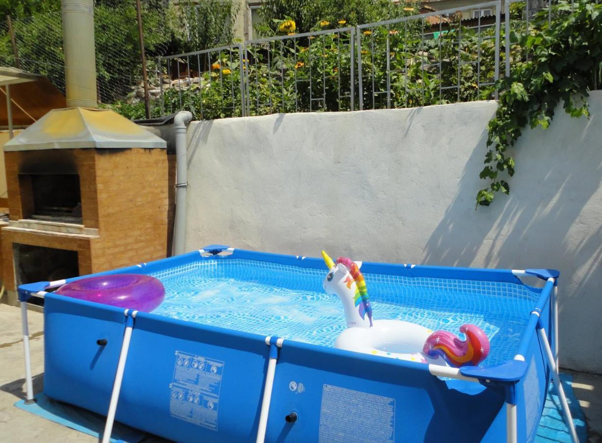 Like Home Guesthouse & Tours Erevan Exterior foto