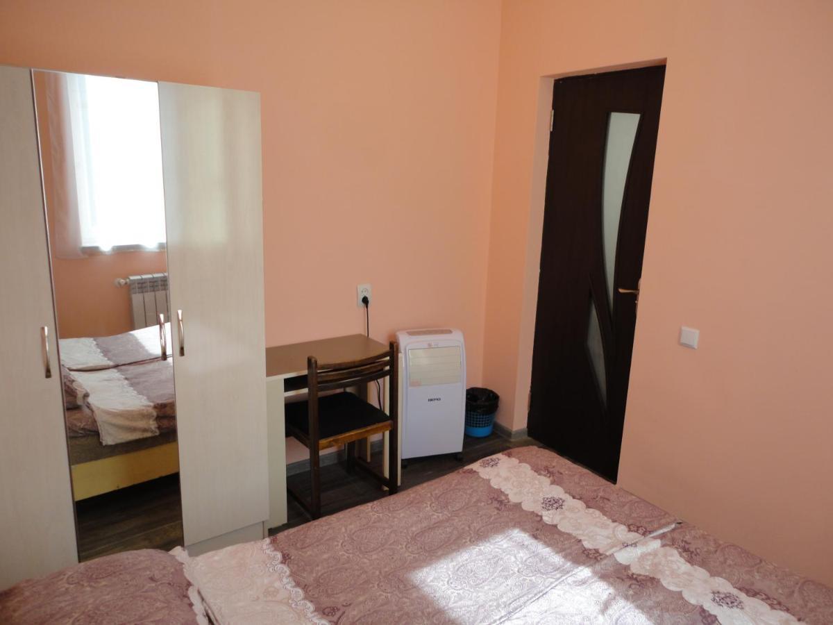 Like Home Guesthouse & Tours Erevan Exterior foto